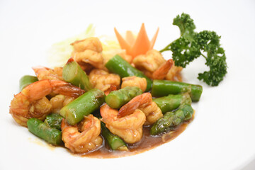 Gamberi con asparagi