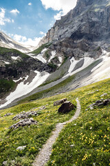 Wanderweg, Alpen im Wallis. Wandern zwischen Col Barberine und Col d'Emaney. Alpenpässeweg, über die schweizer Alpenpässe. Valais, Schweiz