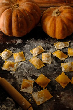 tortelli mantovani con zucca e amaretti