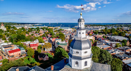 Downtown Annapolis, With State House and city - obrazy, fototapety, plakaty