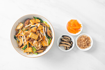 stir-fried noodles with tofu and vegetables
