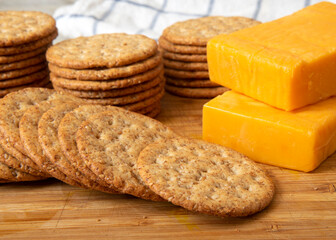 Whole wheat crackers and cheddar cheese