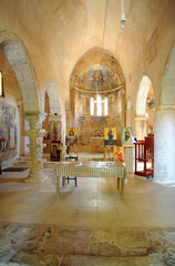 Fototapeta na wymiar Nef centrale de l'église Saint-Pantaléon près de Kastelli en Crète
