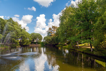 Pond in the city park - summer day in the park 