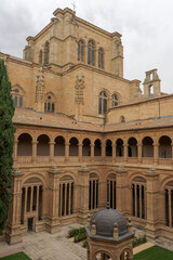 Fototapeta premium claustro de los reyes en el convento de San Esteban en la provincia de Salamanca, España