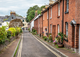 Terraced houses, Lewes, Sussex, England. A row of traditional old Victorian working class homes in the backstreets of southern Britain. - 462385028
