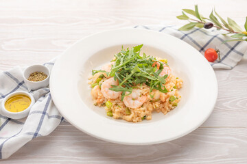 pasta with shrimp in cream sauce