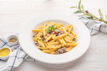 pasta in cream sauce with mushrooms