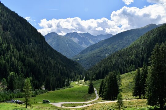Val di Rabbi, nel parco Nazionale dello Stelvio, Cascate del torrente Saent, tempi lunghi di esposizione, effetto seta