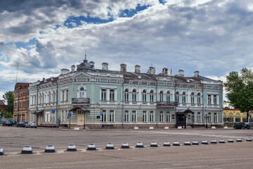 Fototapeta na wymiar Uspenskaya square in Uglich, Russia
