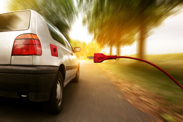 Fototapeta premium altes auto mit elektroantrieb