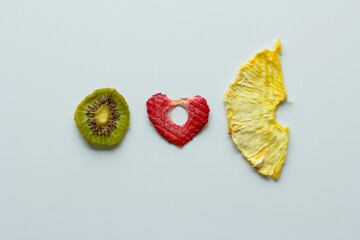 dried kiwi, strawberry, and pineapple chips
