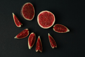 Fresh fig fruits cutted in pieces top view photo