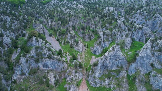 Aerial view between Cr&eacute;menes and Salas on the Esla river. Ria&ntilde;o and Mampodre Mountain Regional Park. In Picos de Europa in the province of Leon, autonomous community of Castilla y Leon, Spain, Europe