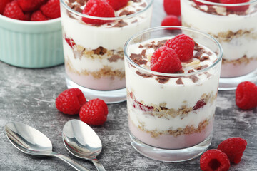 Granola with yogurt trifles with raspberry	