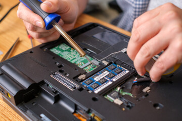 Laptop reparieren - Teile tauschen Laptop 