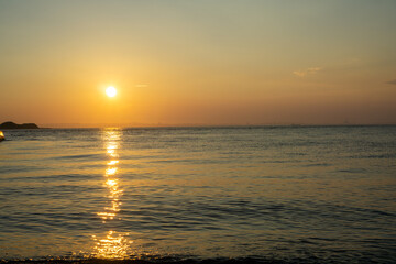 夕暮れの海