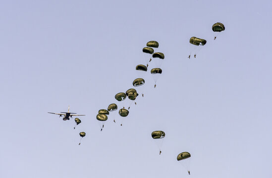 recommend clip art: airbone