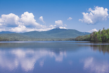 Fototapeta na wymiar Mount Chocurua and Chocorua Lake