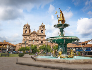 Inca Fountain and Iglesia de la Compania de Jesus Church at Plaza de Armas (Main Square) - Cusco, Peru - obrazy, fototapety, plakaty