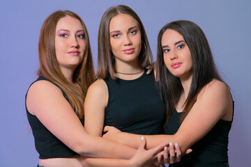 Drei jung Frauen beim Foto Shooting