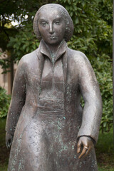 Fototapeta na wymiar Eine Katharina von Bora Statue