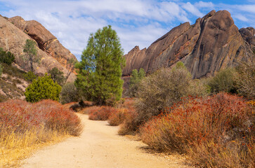 Pinnacles National Park, summer hike, beautiful rocks and landscape views of the valley