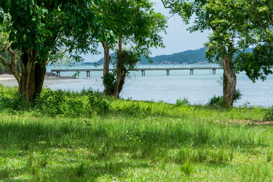  Caboto beach in Candeias. On this beach is located the famous Wanderley Pinho Museum.