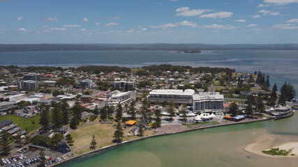 an aerial shot of the entrance on the nsw central coast on a summer midday - obrazy, fototapety, plakaty