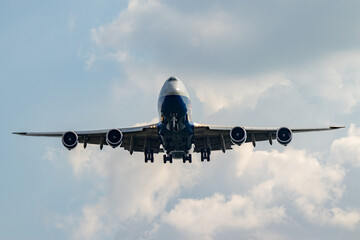 Boeing 747 in atterraggio all'aeroporto di Milano Malpensa