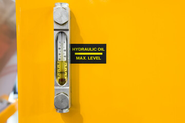 Oil sight glass level monitor for hydraulic oil and thermometer
