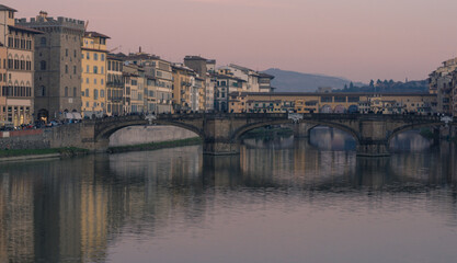 Obraz premium Evening twilight at the Santa Trinita Bridge