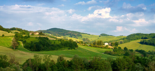 Fototapeta na wymiar Rural landscape near Salsomaggiore, Parma, at springtime