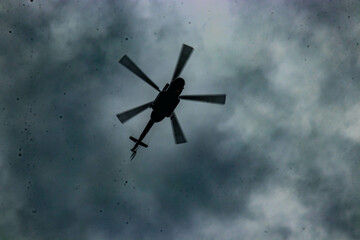 helikopter in de lucht