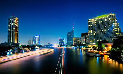 Fototapeta na wymiar Chao Phraya River And the night sky of Bangkok city.