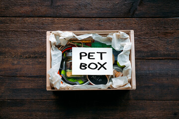 Pet Subscription Box for Dogs and Cats. Subscription pet Box with Organic Treats, Fun Toy, Bully Sticks, All-Natural Chews, skincare or wellness item, gadgets and seasonal gear