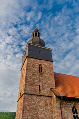 Fototapeta na wymiar Spätsommertag in einen sehenswerten Vorort von Schmalkalden mit einer kleinen Kirche - Thüringen