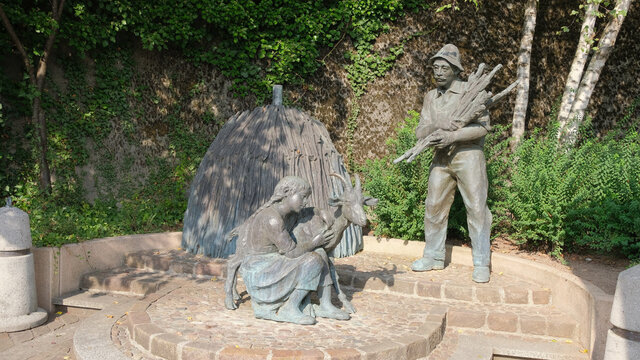 Il monumento al Carbonaio a Bondone in provincia di Trento, Trentino-Alto Adige, Italia.