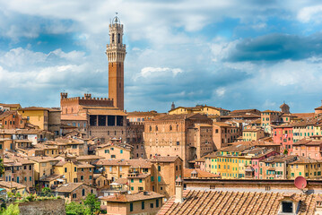 Fototapeta na wymiar View over the picturesque city centre of Siena, Italy