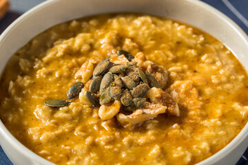 Healthy Homemade Autumn Pumpkin Spice Oatmeal