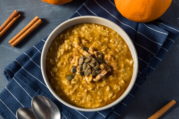 Healthy Homemade Autumn Pumpkin Spice Oatmeal