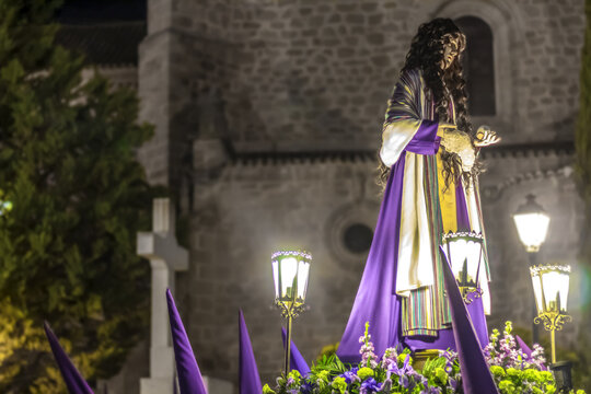 virgen Maria en procesion del jueves santo