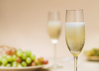 Champagne glass / Composition