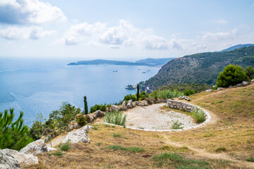 Côte méditerranéenne entre La Turbie et Nice sur la Côte d'Azur en France.	