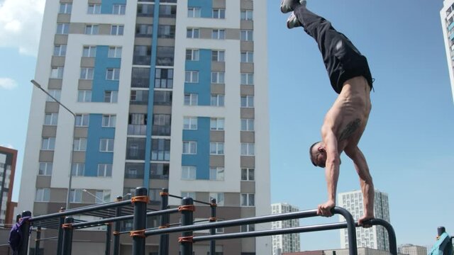 Man's outdoor workout in summer 