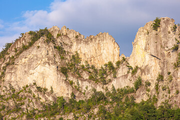 Fototapeta na wymiar Steep Seneca Rocks cliff with trees at Monongahela National Forest