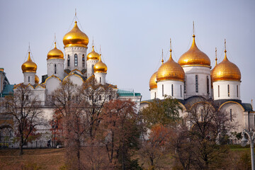 Fototapeta na wymiar Archangel and Annunciation cathedrals of the Moscow Kremlin