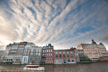 Fototapeta premium houses on the river at Amsterdam 