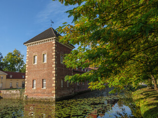 Fototapeta premium Herbst am Schloß Im Münsterland