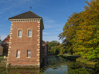 Obraz premium Herbst am Schloß Im Münsterland